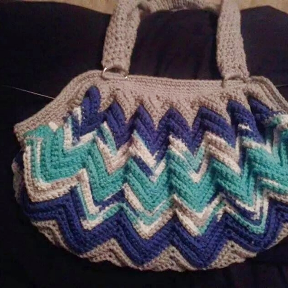 Chevron crochet bag of your color choice - Picture 10 of 13